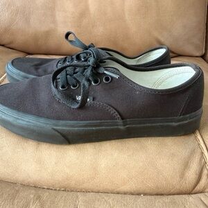Vans Men's Black Canvas Sneakers